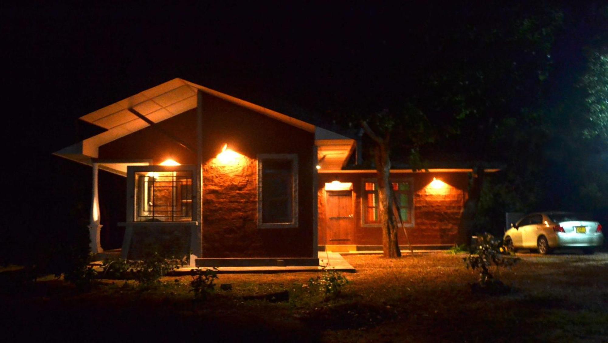 Pelican View Cottages Kataragama Ngoại thất bức ảnh