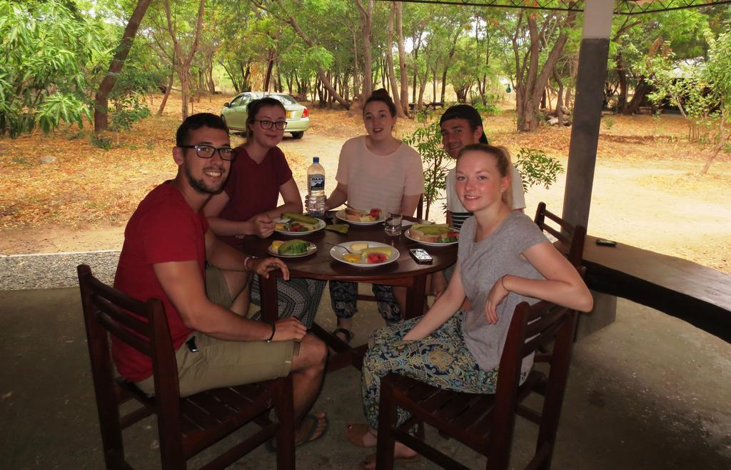 Pelican View Cottages Kataragama Ngoại thất bức ảnh